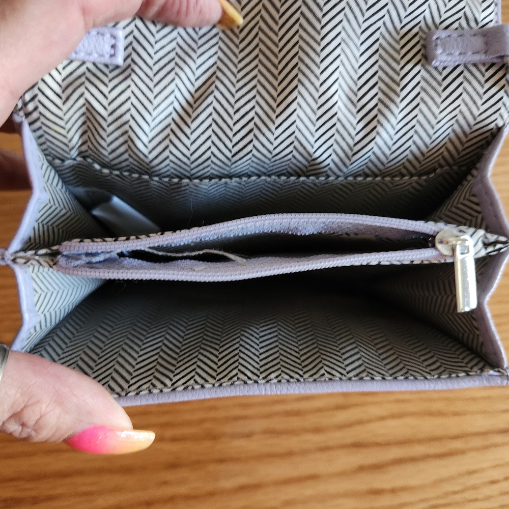 Elegant Lavender Crossbody Bag - Picture 4 of 5